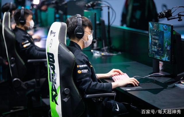 关于RNG横扫BLG,ShowMaker拿下关键大龙强强对话全球总决赛,成为赛场最大亮点的信息 关于RNG横扫BLG,ShowMaker拿下关键大龙强强对话全球总决赛,成为赛场最大亮点的信息