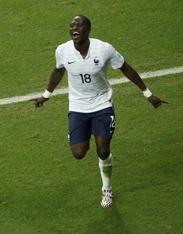 包含瑞士横扫西班牙，本泽马点燃赛场的词条