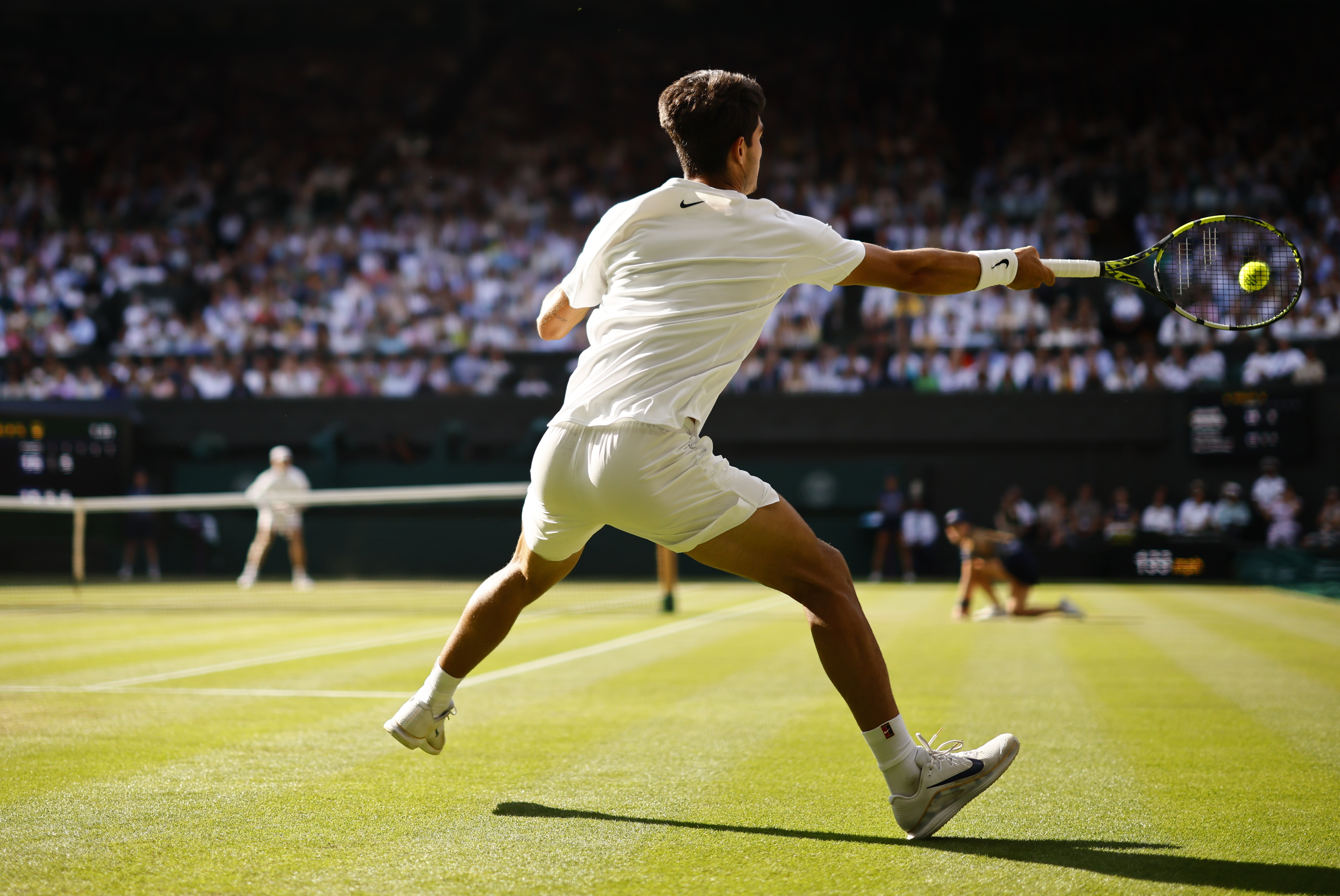 温网轻取ATP总决赛，辛纳扛起全队