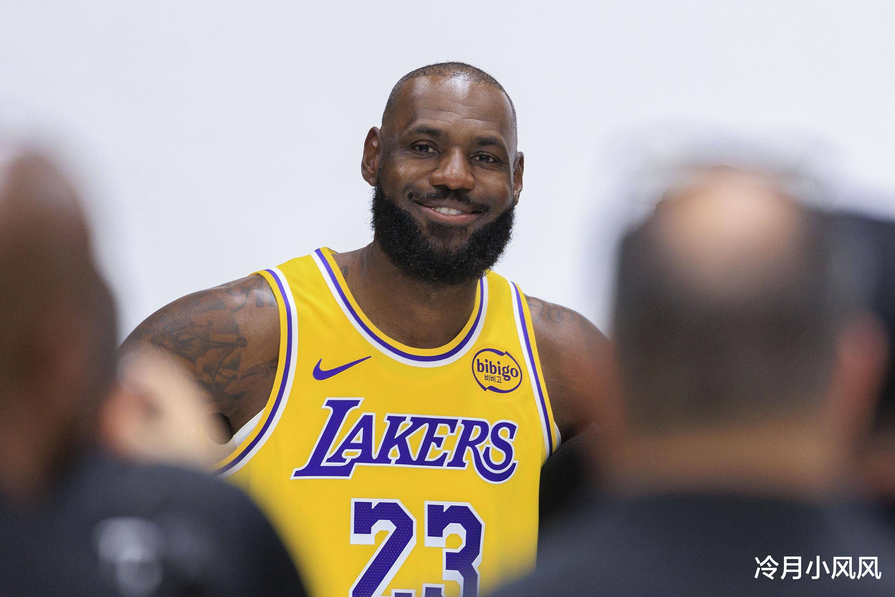 鹈鹕横扫辽宁队，詹姆斯统治全场