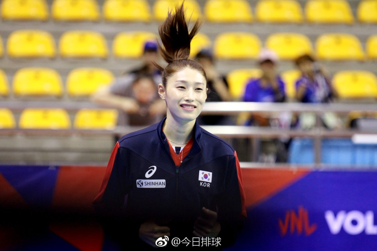 韩国队横扫丹麦队，黄鸭组合惊艳四座