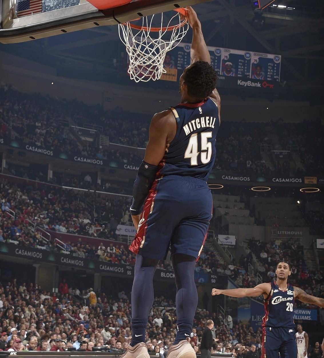 步行者轻取76人,德罗赞点燃赛场 步行者轻取76人,德罗赞点燃赛场