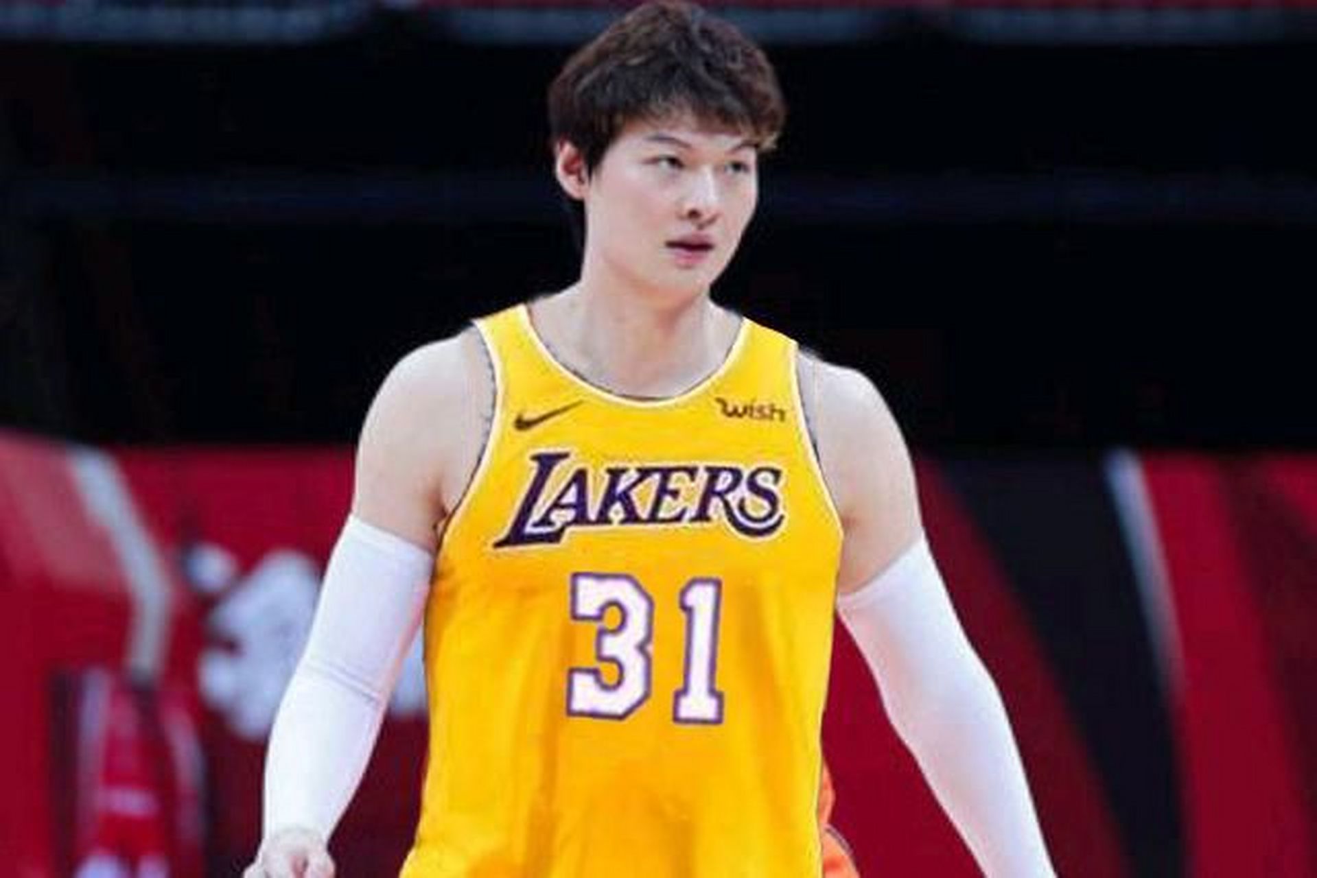 天津队翻盘四川队,王哲林点燃赛场 天津队翻盘四川队,王哲林点燃赛场