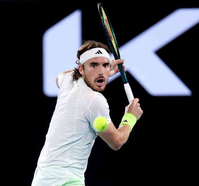 年终总决赛力克戴维斯杯，西西帕斯带队取胜